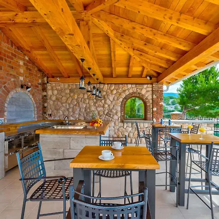 Apartment With Pool In 39520 Novi Vinodolski