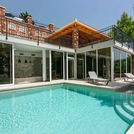With Pool In 39520 Lägenhet Novi Vinodolski