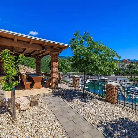 Apartment With Pool In 39520 Novi Vinodolski