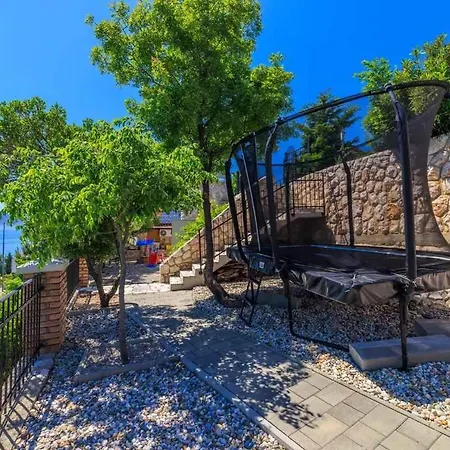Apartment With Pool In 39520 Novi Vinodolski