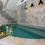 Apartament With Pool In 39520
