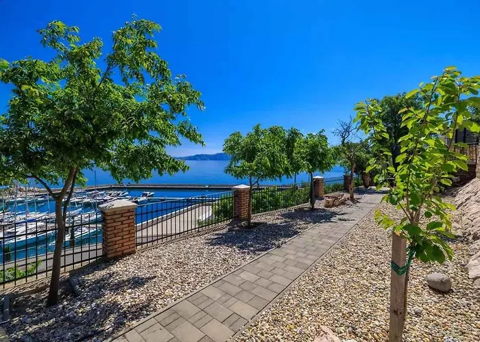 With Pool In 39520 Novi Vinodolski