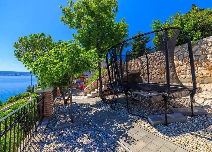 Apartamento With Pool In 39520 Novi Vinodolski