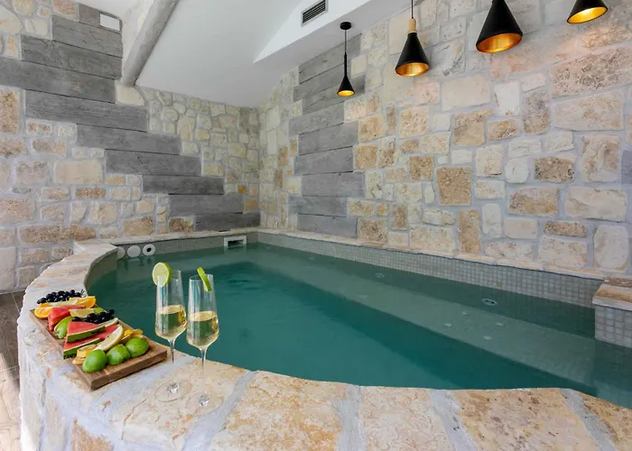 Apartamento With Pool In 39520